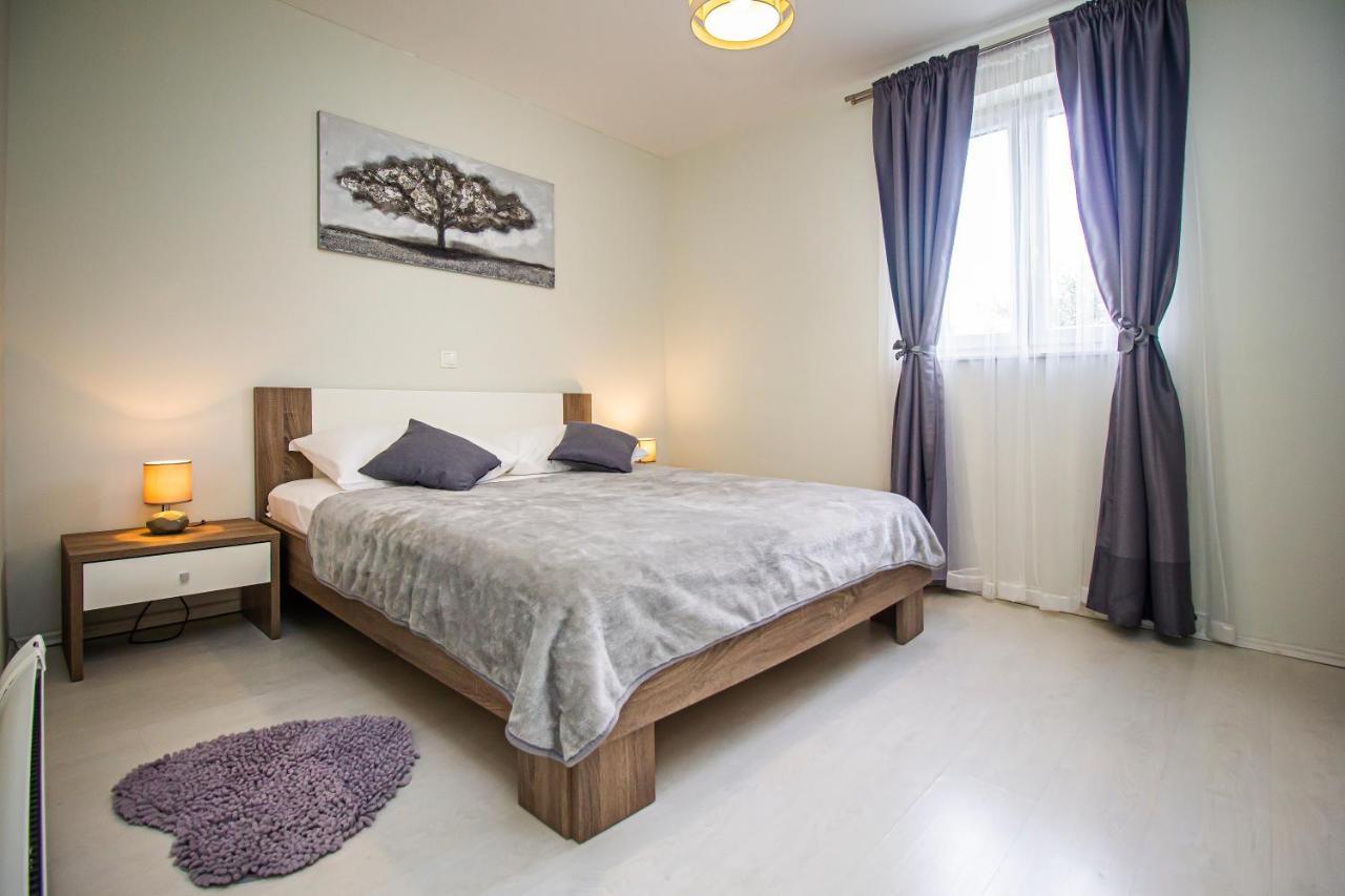 Vila Rozarija Trogir Bagian luar foto