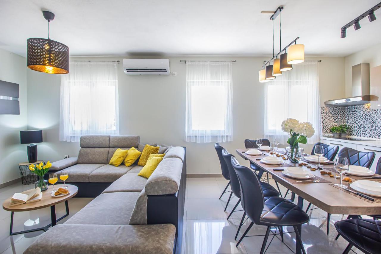 Vila Rozarija Trogir Bagian luar foto