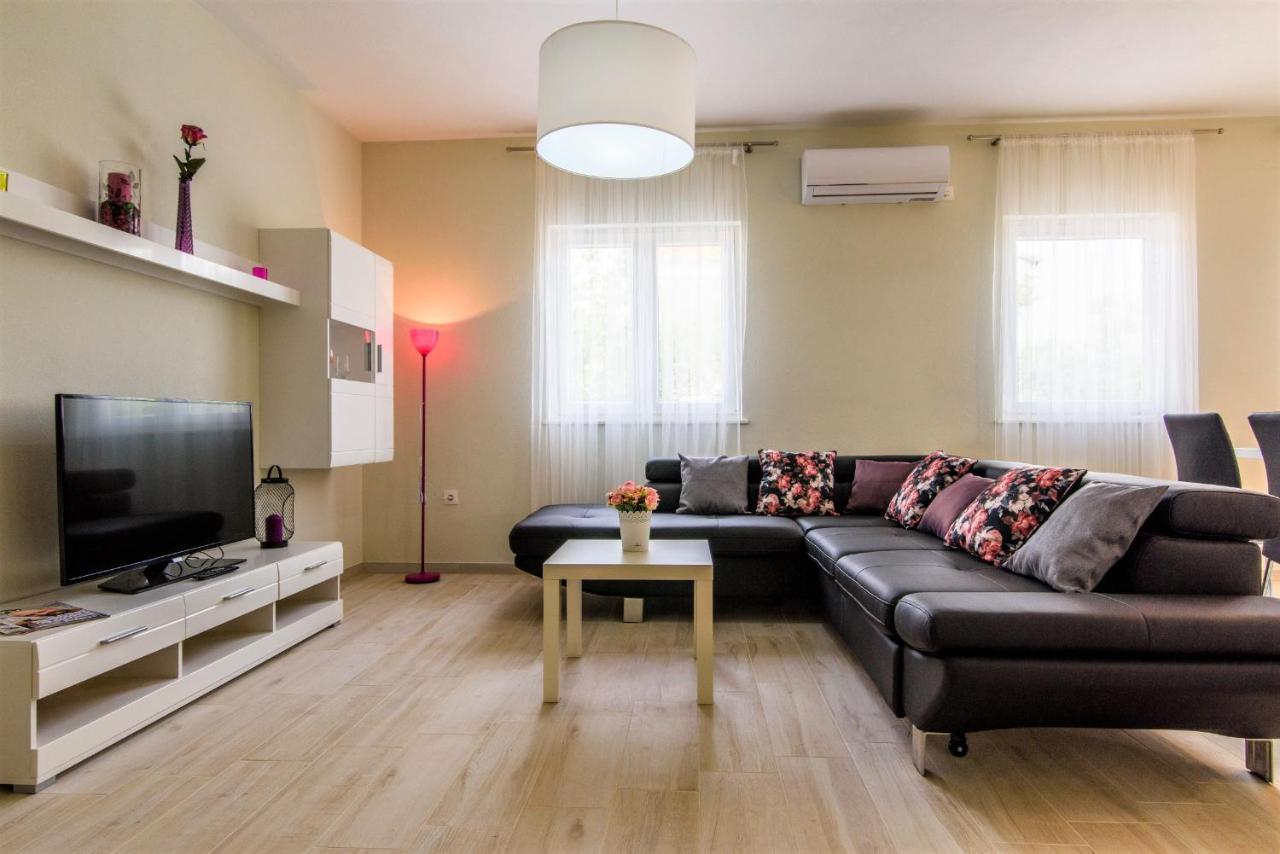Vila Rozarija Trogir Bagian luar foto